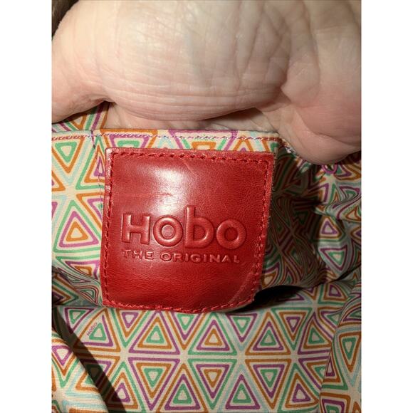 Hobo International Grey leather bucket crossbody bag with a drawstring closure - Picture 6 of 7